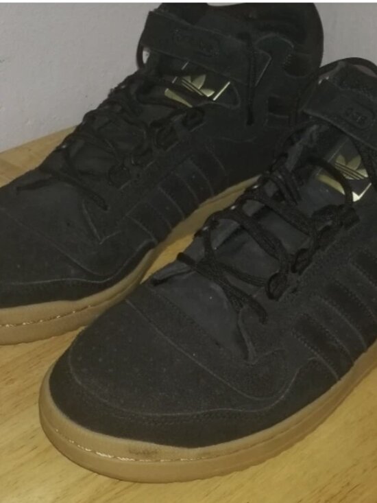 Athletic_Shoes